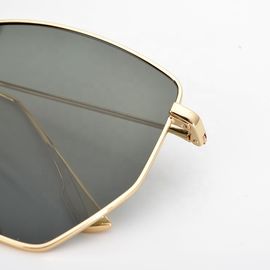 Resistencia a la corrosión material polarizada del acero inoxidable de las gafas de sol de la forma de vida buena proveedor
